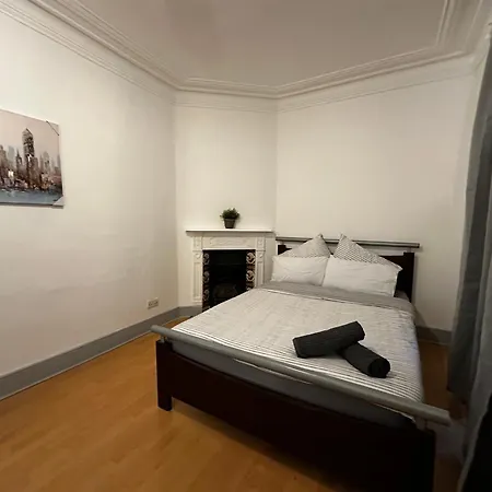 Grove Rooms 2